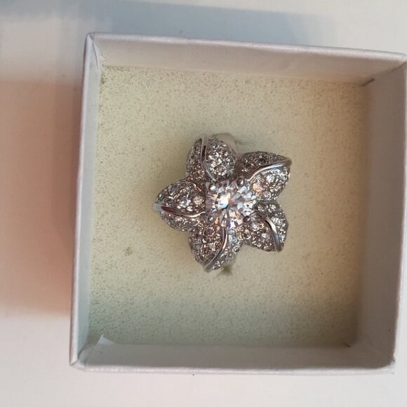 RING STERLING SILVER 925 CZ FLOWER COCKTAIL SIZE 8 CUBIC ZIRCONIA BLING - Picture 1 of 5